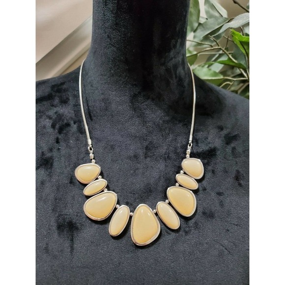 Women's Light peach Oval Pebbles Beaded Necklace. - Picture 1 of 7